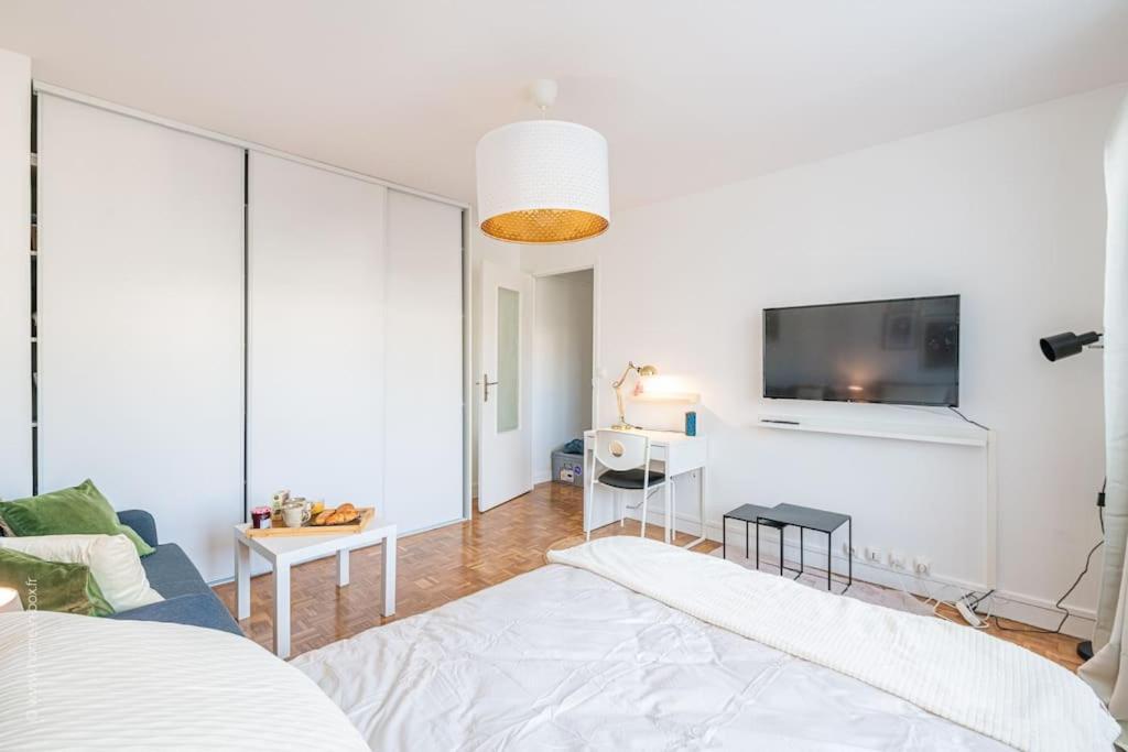 Suresnes : Appart Cosy Au Pied De Paris La Defense Appartamento Esterno foto